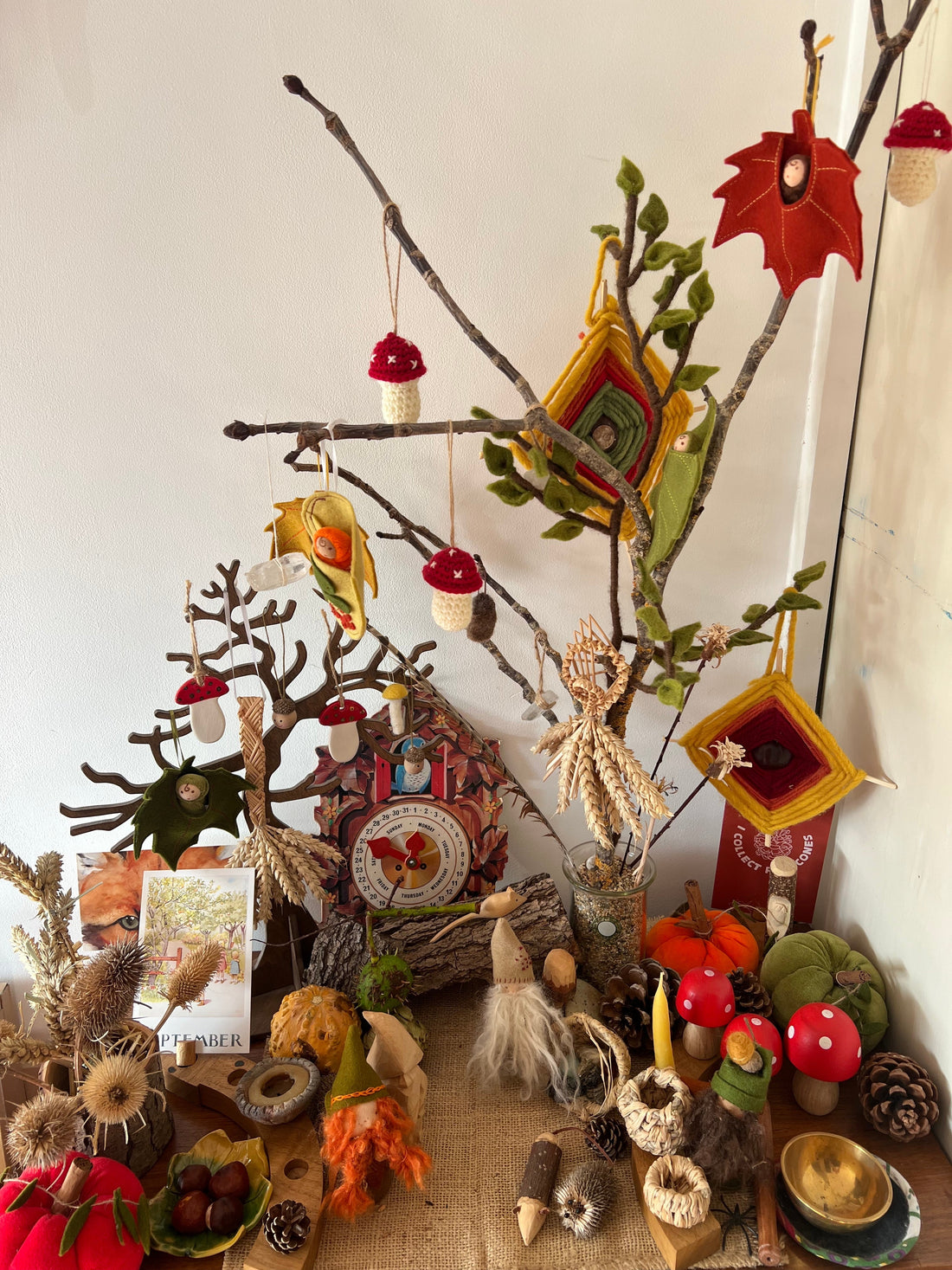 Marking the seasons : an Autumn gnome garden
